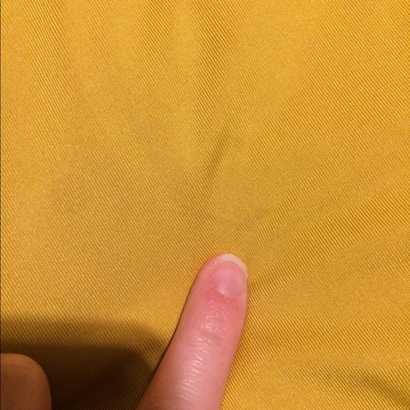 **SOLD** Dainty Jewell’s Ruffle Layering Top - Picture 5 of 5